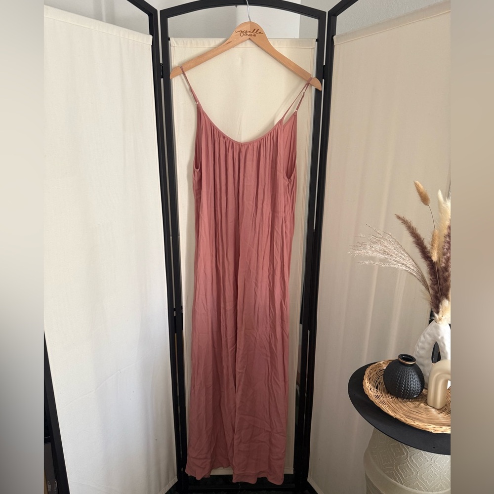 18. Forever 21 Dusty Pink Maxi Dress